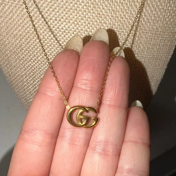 Gucci Gold Double G Pendant Necklace - Picture 4 of 6